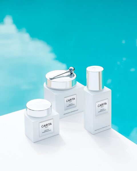 Fotografia di still life di prodotti di cosmesi per il brand di lusso Carita Paris realizzata da David Hatters dello studio fotografico OG Studio di Vicenza