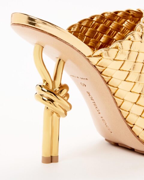 Fotografia di accessori di moda borse e scarpe per e-commerce e shop on-line per il brand di fashion retailing Bloomingdale's realizzata da David Hatters dello studio fotografico OG Studio di Vicenza