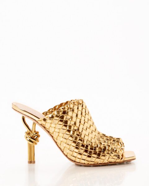 Fotografia di accessori di moda borse e scarpe per e-commerce e shop on-line per il brand di fashion retailing Bloomingdale's realizzata da David Hatters dello studio fotografico OG Studio di Vicenza