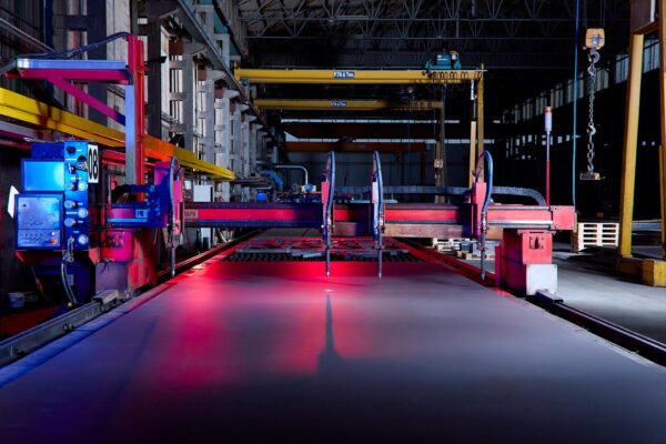 Fotografia corporate aziendale, realizzata da OG Studio fotografico di Vicenza, fotografia di industrie, macchine, presse, lavorazioni meccaniche, lavorazioni artigianali, fotografia realizzata per l'azienda Zoppelletto di Cavazzale a Vicenza